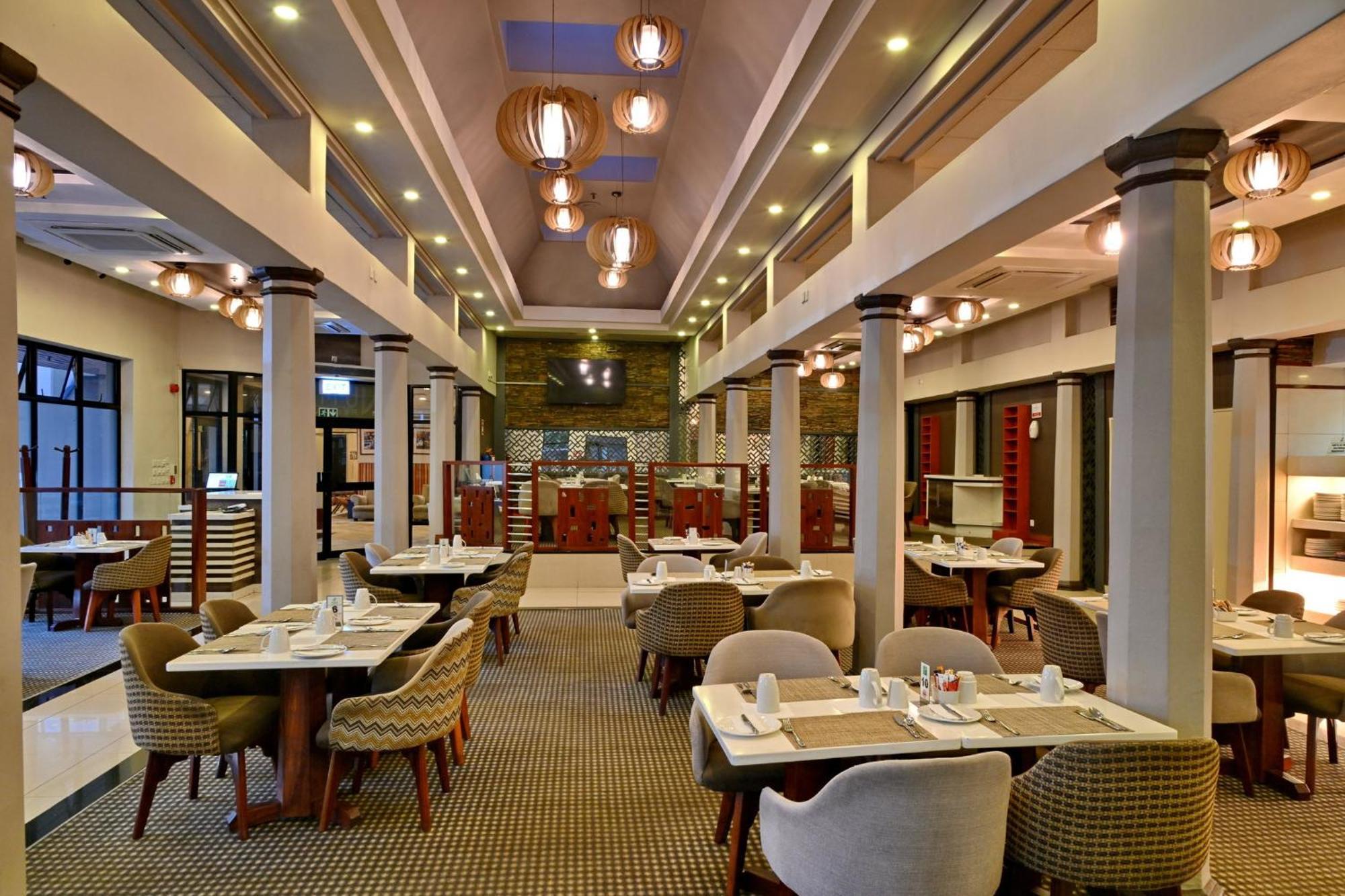 Holiday Inn - Harare By Ihg Exterior photo