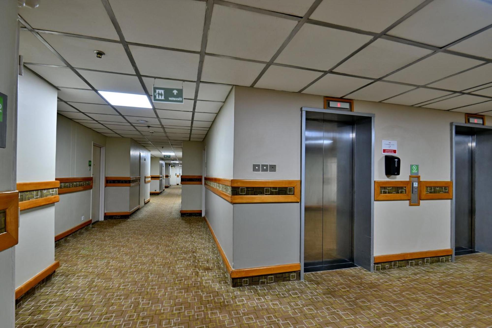 Holiday Inn - Harare By Ihg Exterior photo
