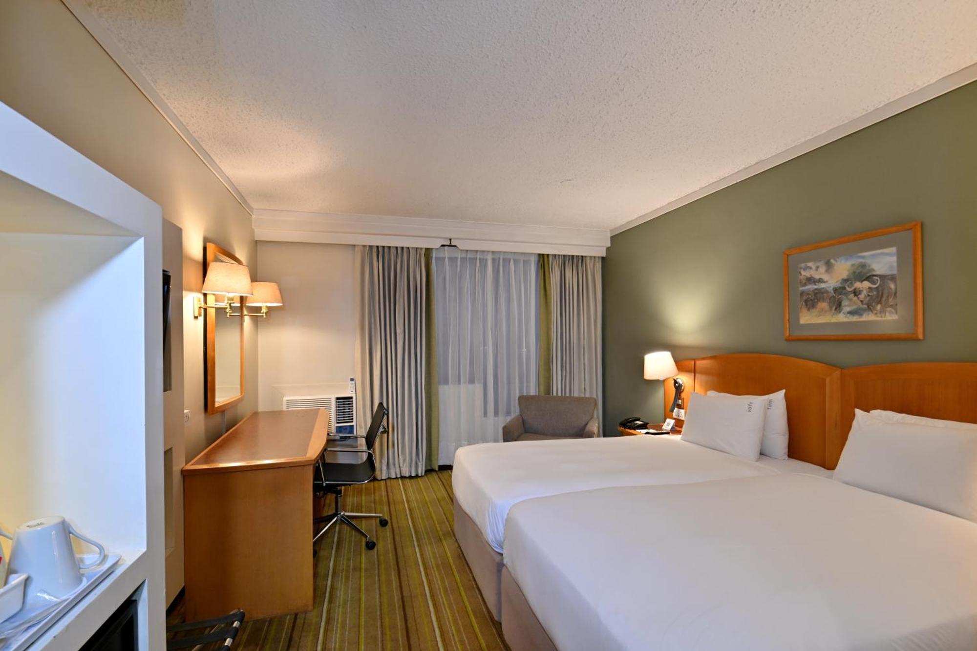 Holiday Inn - Harare By Ihg Exterior photo