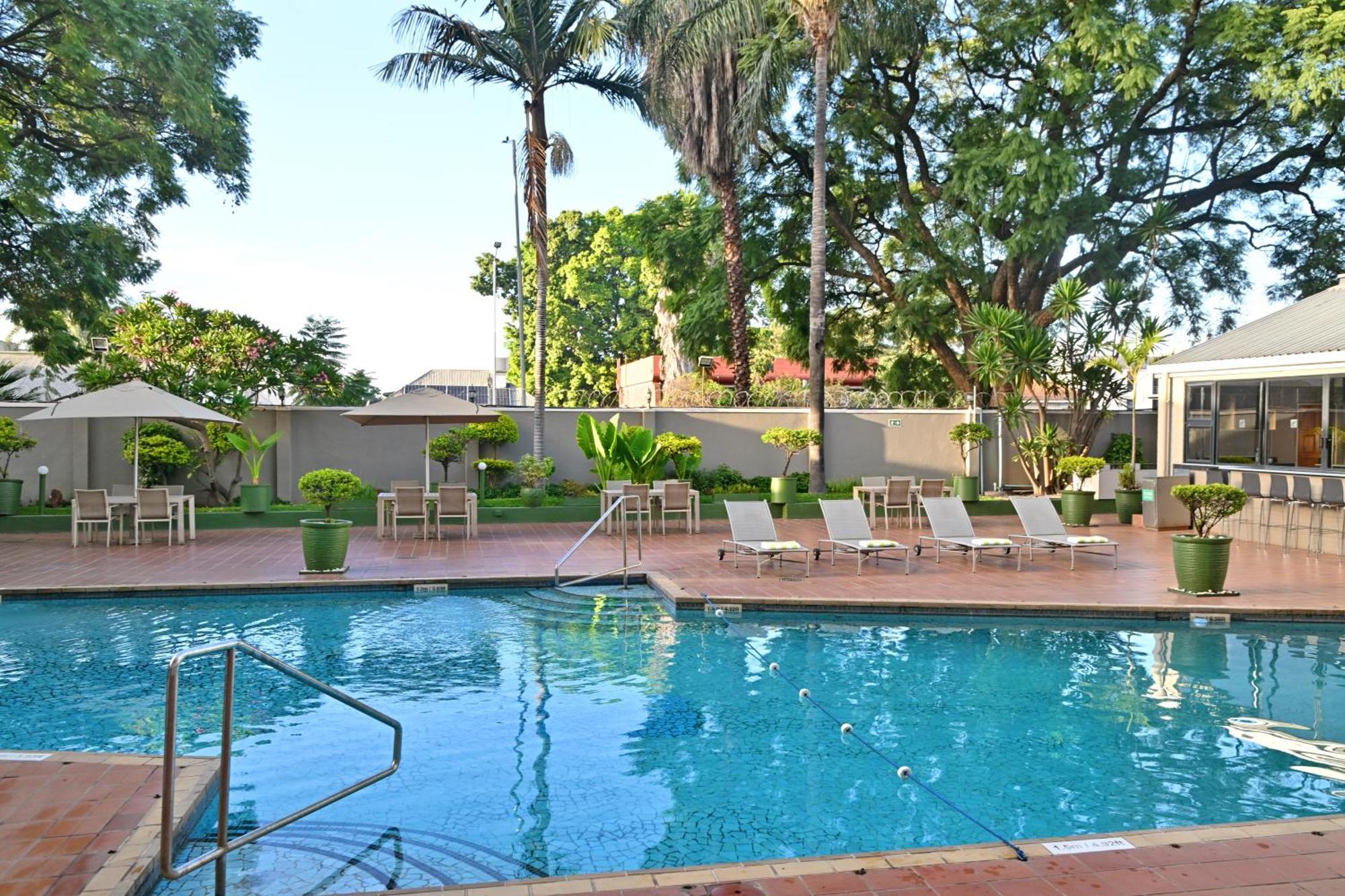 Holiday Inn - Harare By Ihg Exterior photo