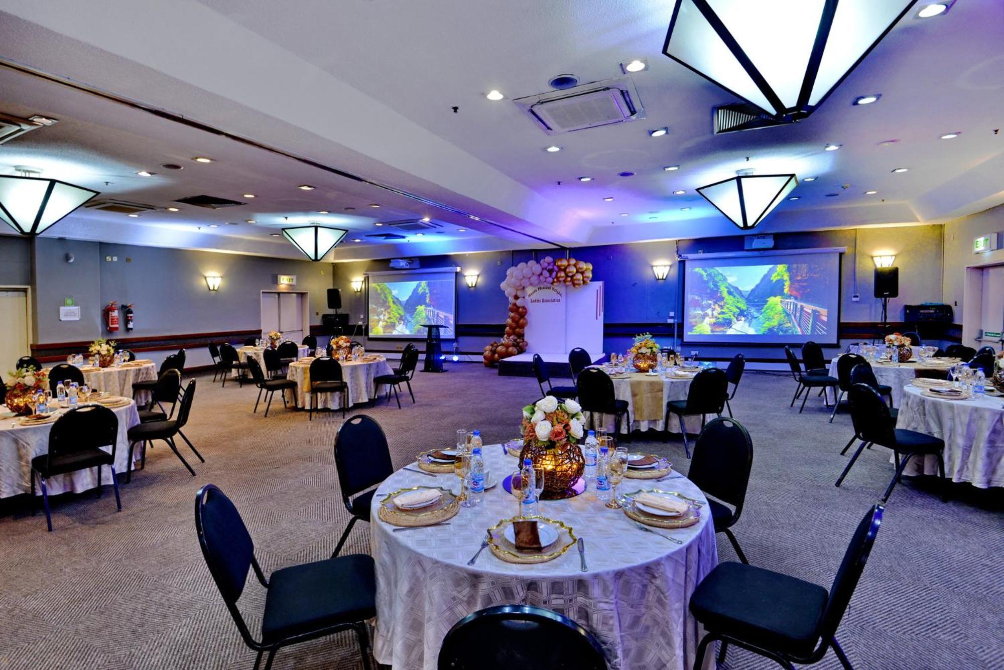 Holiday Inn - Harare By Ihg Exterior photo